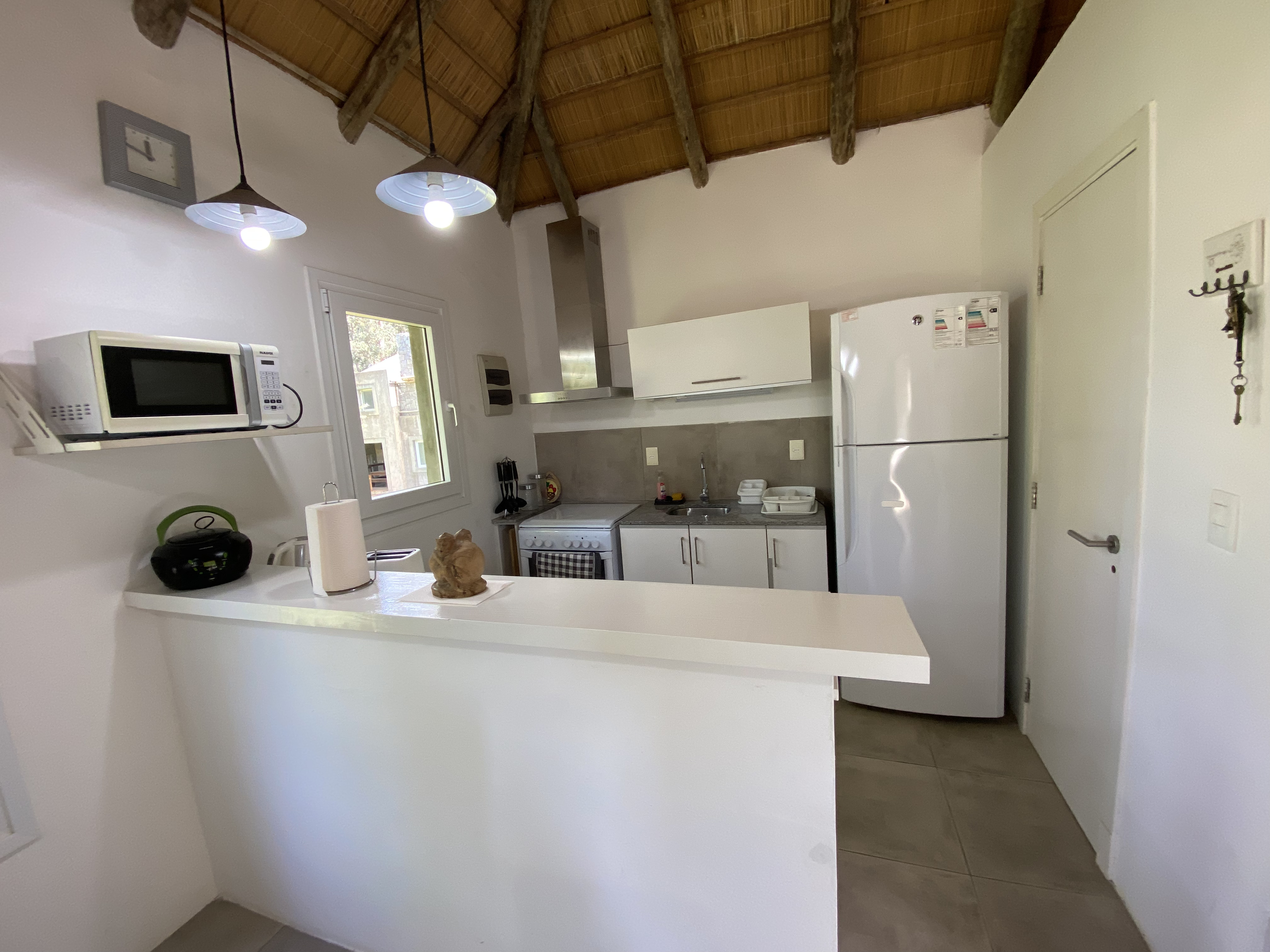 Cocina completa casa vacacional Uruguay